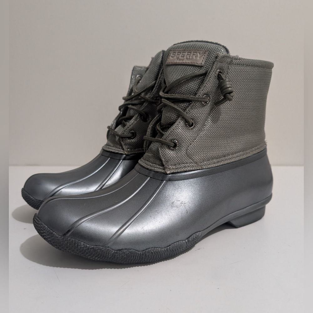 Pre-Loved Sperry Saltwater Puff Quilted Pac Duck Pewter Boots | 8.5